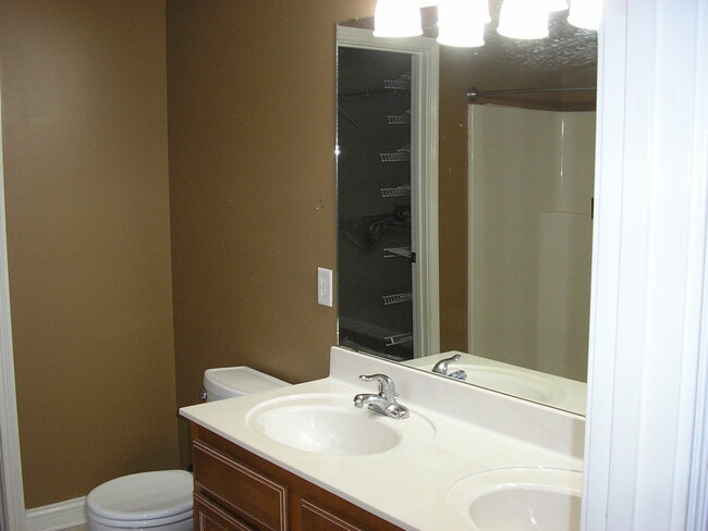 Photo - 1002 Angelica St