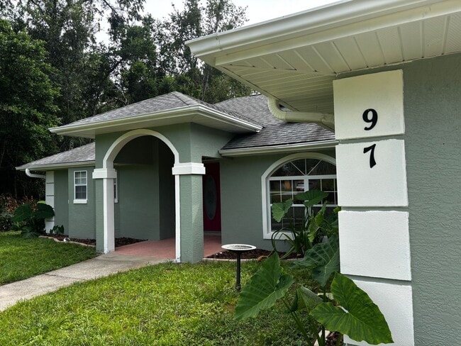 Building Photo - 3/2 Home Silver Springs Shores with Solar ...