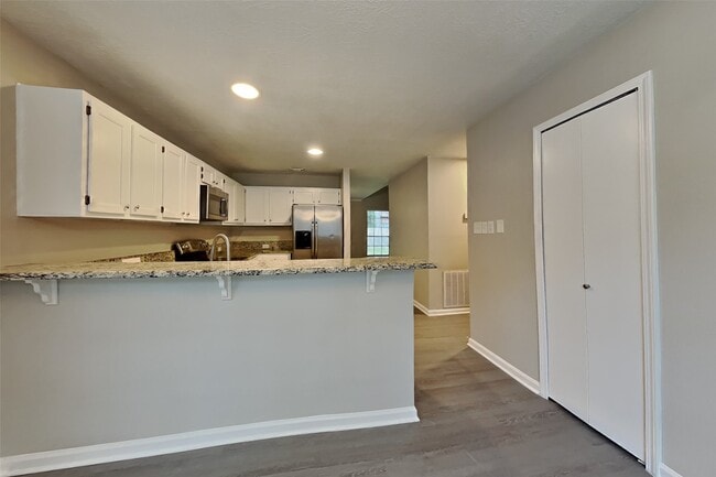 Photo - 64 Hickory Oak Dr