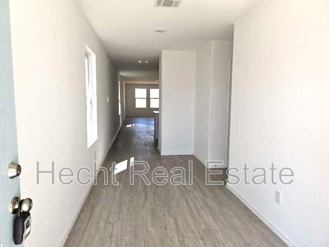 Photo - 9216 St Jerome