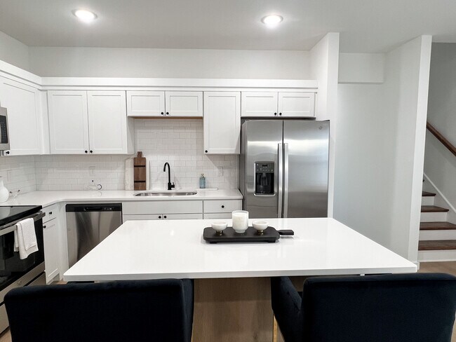 Photo - 219 Johnson Cir