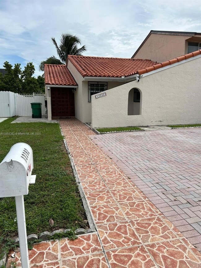 Building Photo - 12282 SW 10th St Rental