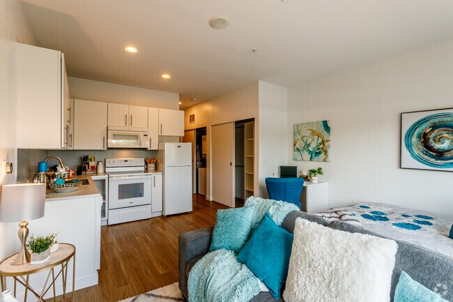 Studio - 390SF