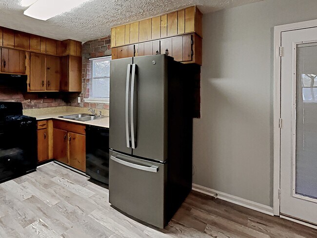 Photo - 182 Adrian Dr