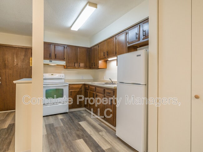 Photo - 302 Franke St