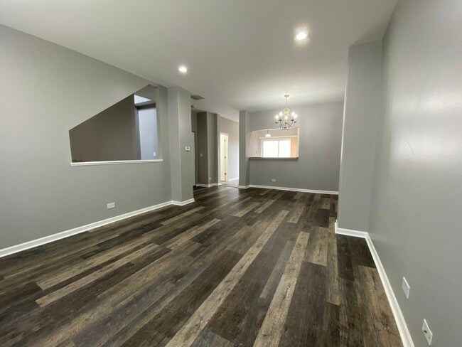 Photo - 1105 N Claremont Dr