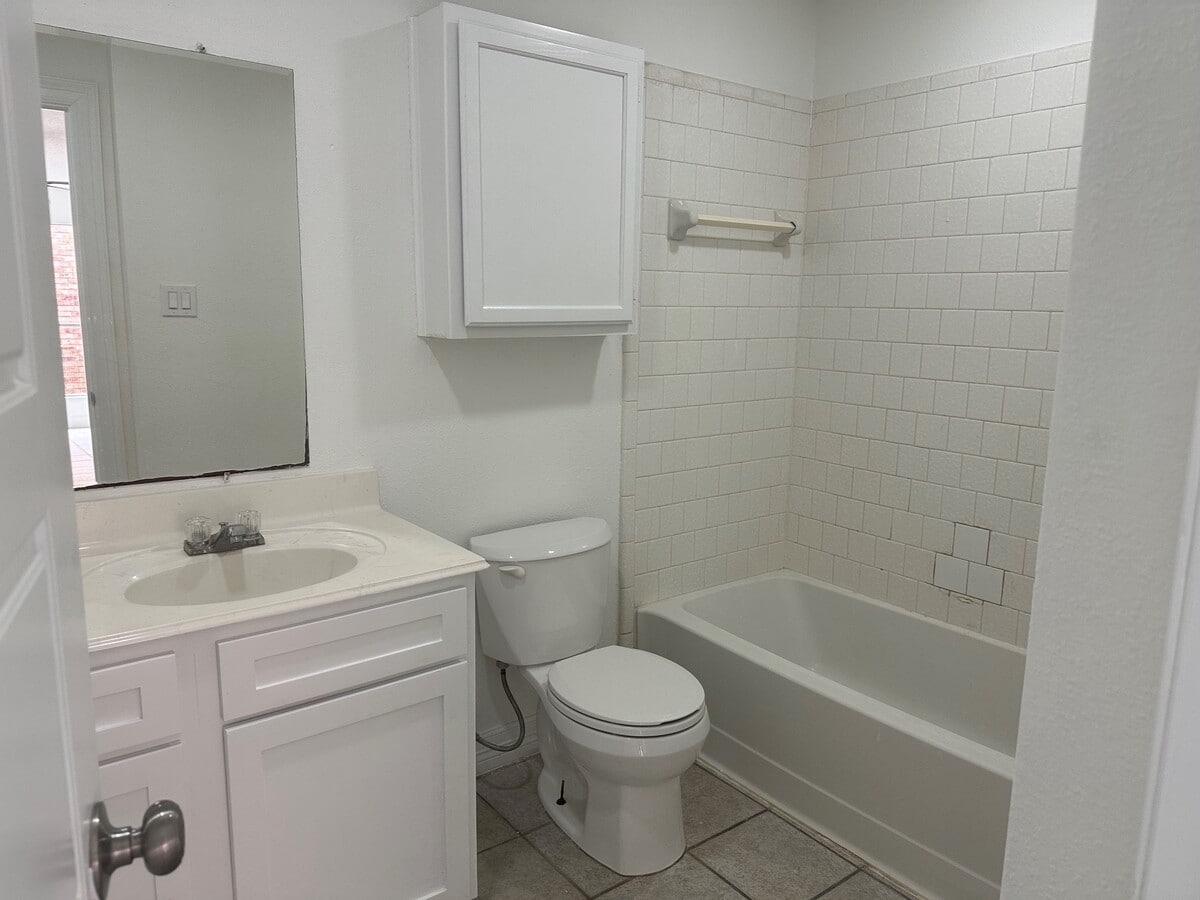 Photo - 138 Coffee Ln