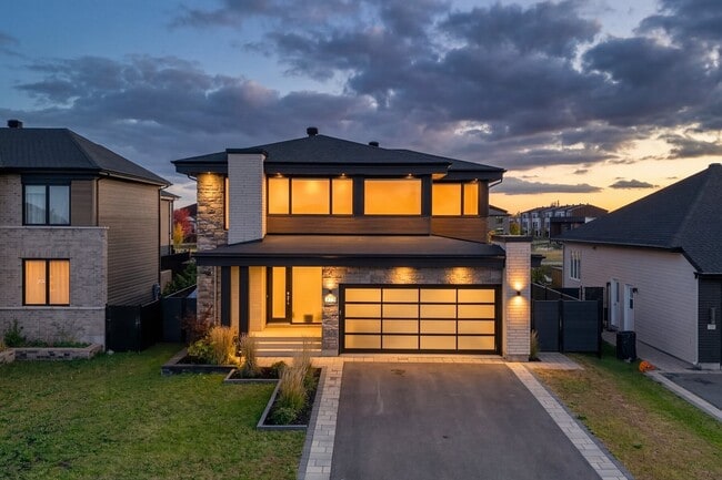 Building Photo - 212 Rue des Geais bleus