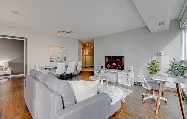 Building Photo - 33 Bay St. Unit SI ID1507866P