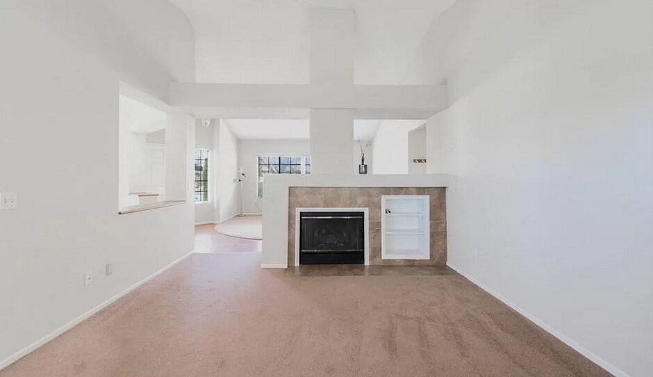 Photo - 44200 Fenner Ave