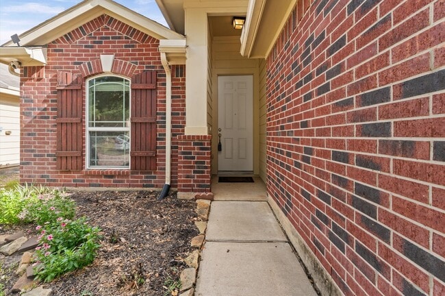 Photo - 24530 Lakecrest Town Dr