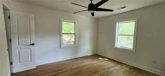 Photo - 273 Wadley St NW