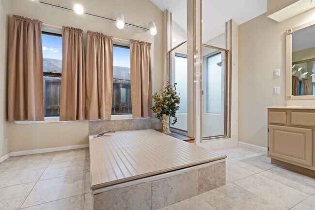 Photo - 815 Millpond Dr