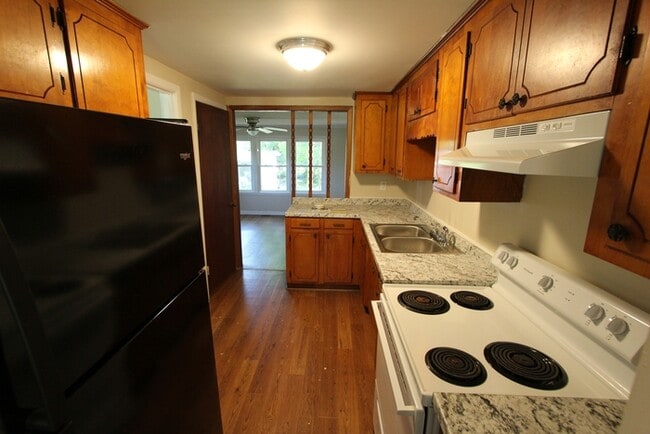 Photo - 3915 Foster Dr