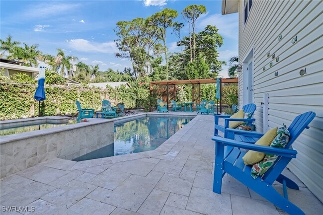 Photo - 1081 Hollygate Ln