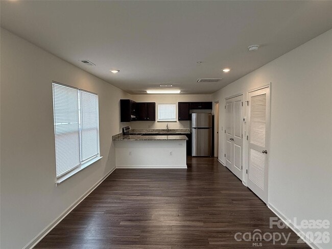 Photo - 2021 Oakdale Rd