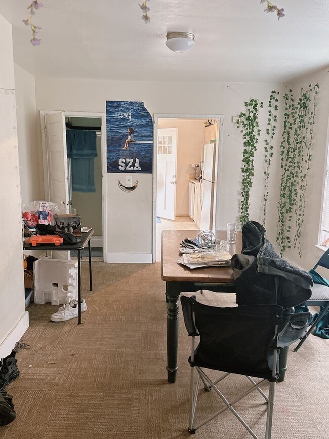 Photo - PRELEASING:  5 bdrm/3 bath on High Street!