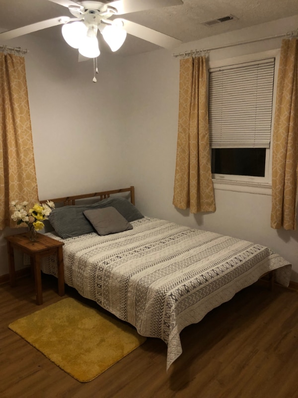 Photo - 2400 Perry St