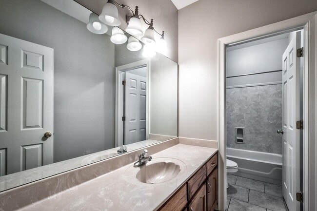 Photo - 1575 Huntley Cove