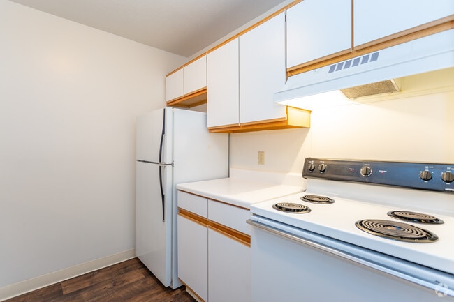 2 BR, 1 BA - 960 SF