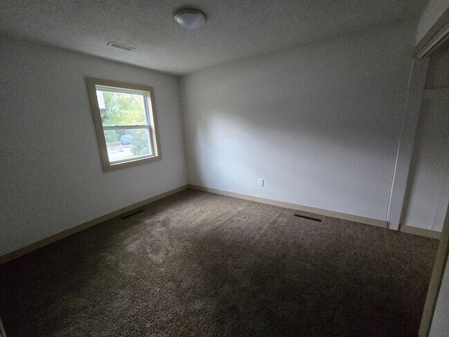 Photo - Charming 3 bed 1 bath house!