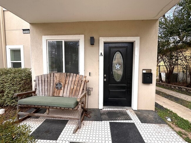 Photo - Two Story 3 Bedrooms and 2.5 Bathroom Home for Rent in Core Central Austin, North of Hyde Park