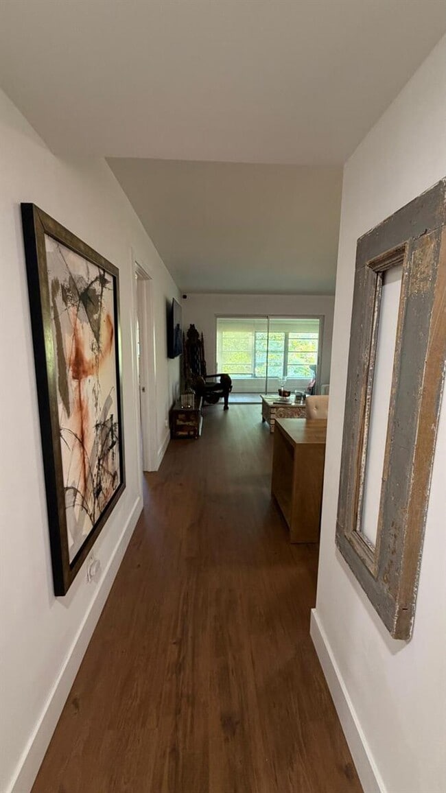 Building Photo - 5750 NW 64th Ave Unit 305