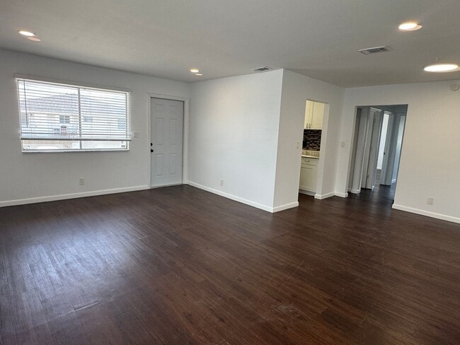 Photo - Top Floor 2 BR - Private Balcony + Garage ...