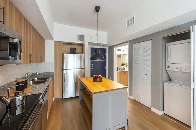 Building Photo - 18036 Park Row Blvd Unit 3102 Rental