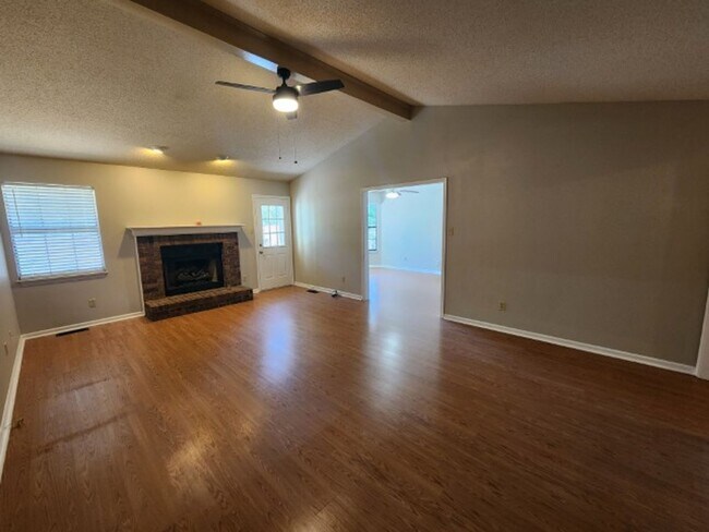 Photo - 309 Shadow View Dr