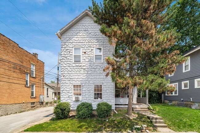 Building Photo - 1518 Worthington St Unit A