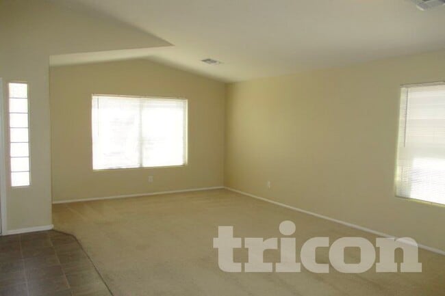 Photo - 8412 S 50th Dr