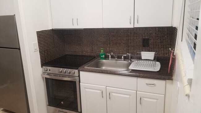Photo - 1830 Jackson St Unit FRONT 1/1