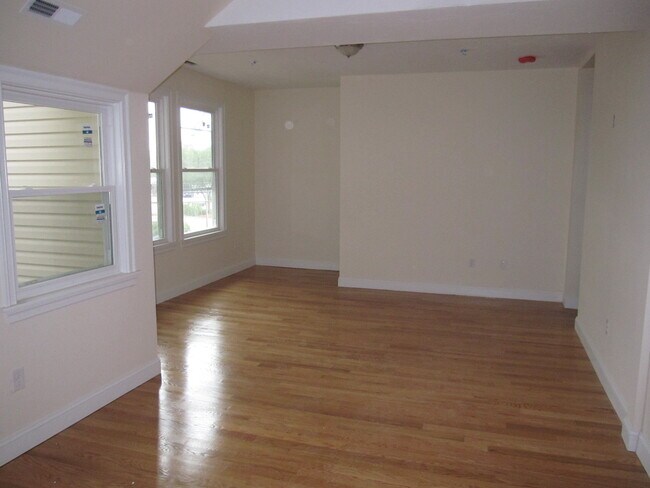 Photo - 198 Union Ave Unidad 5