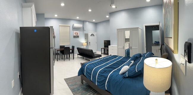 Photo - 1411 W Wood St Unit Wood