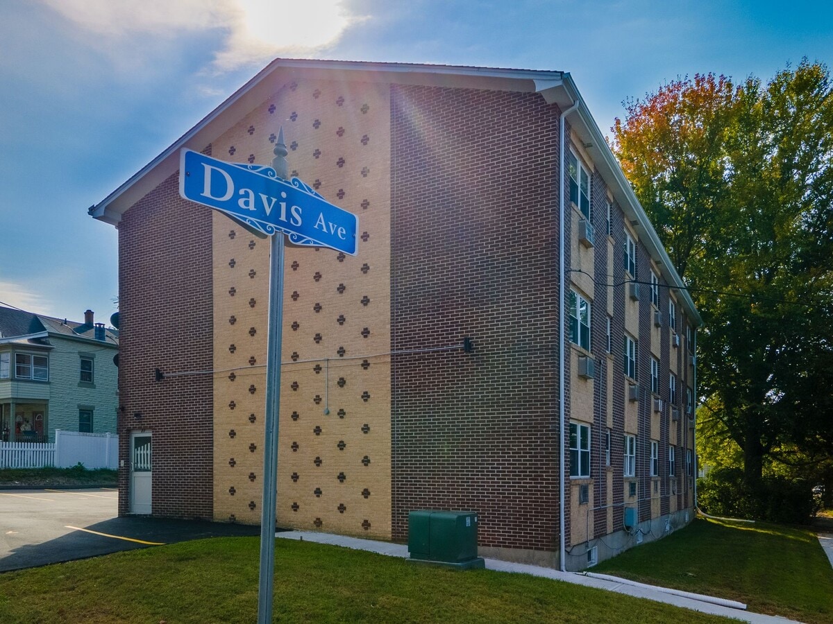 Photo - Davis Apartments