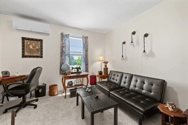 Photo - 97 Courtland St Unidad 3