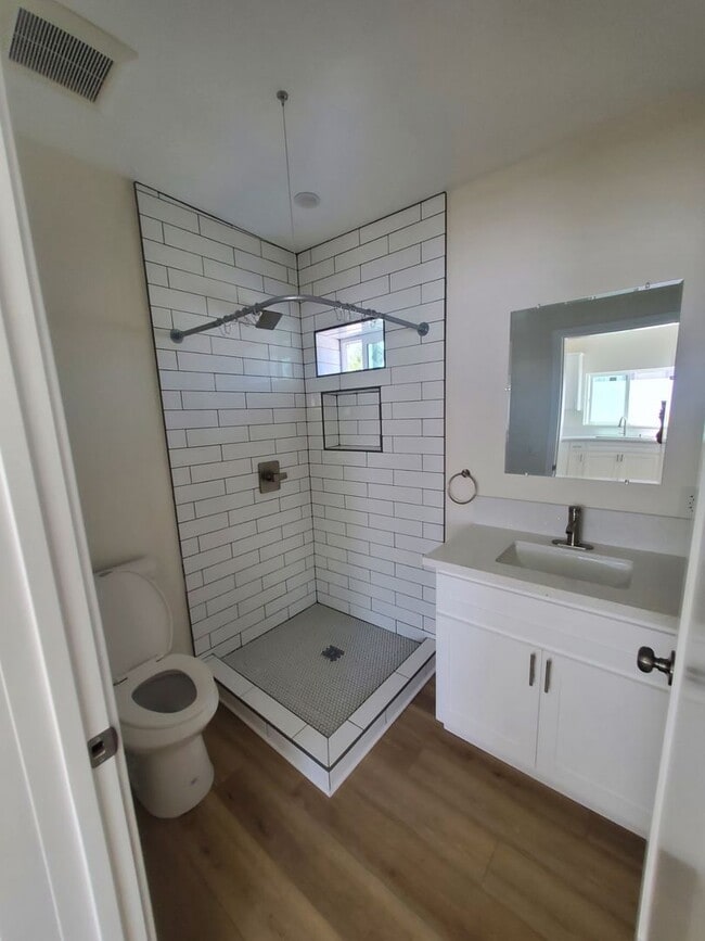 Photo - 2323 Lemon Ave Unit 2323 1/2 B