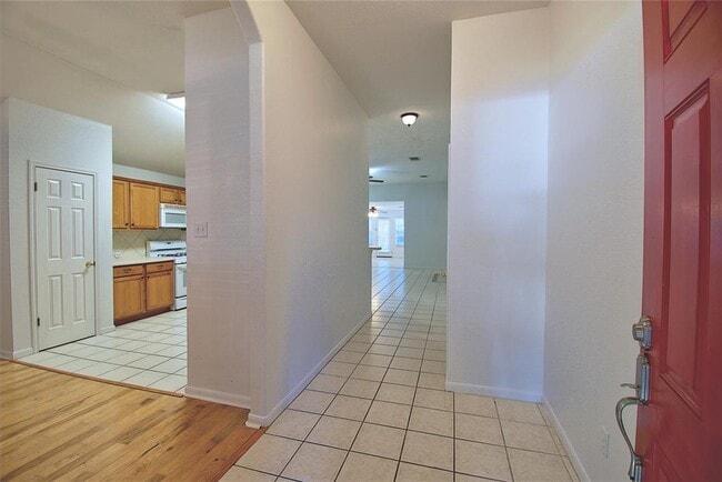 Photo - 120 Greenside Ln