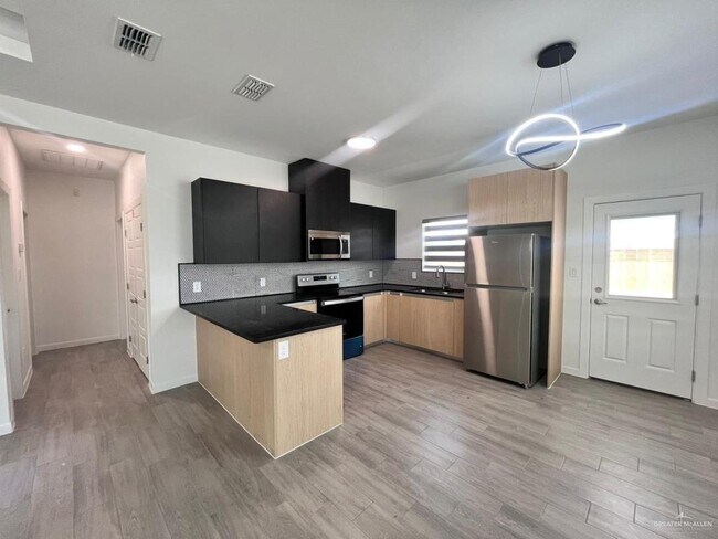 8 N 40th St Unit 3