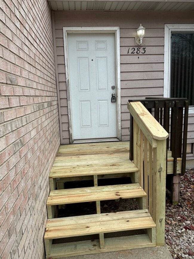 Photo - 2 bedroom, 1.5 bath Townhouse Unit 1283 Lake Charles Avenue