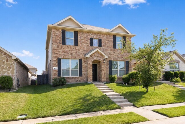 9113 Holliday Ln