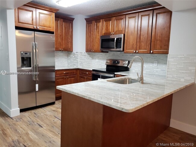Photo - 104 SW 9th St Unit 304