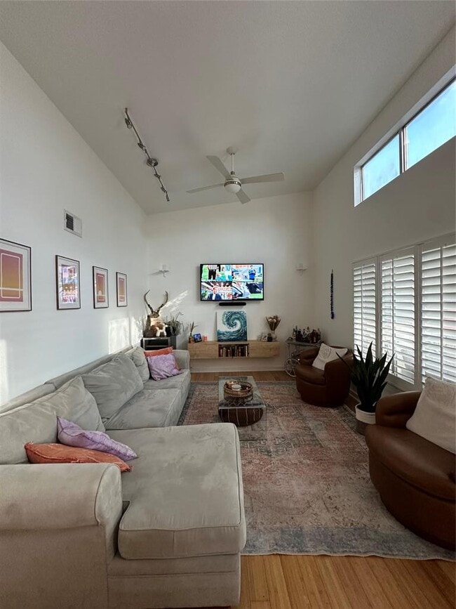 Photo - 2200 Dickson Dr Unit 216