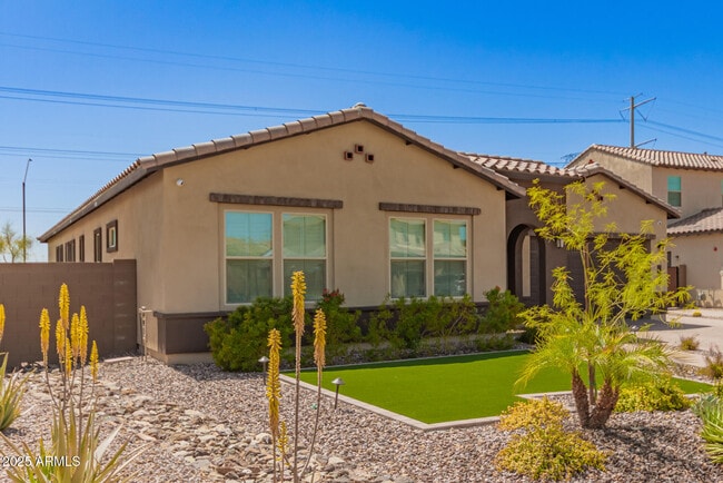 Photo - 1919 E Fallen Leaf Ln