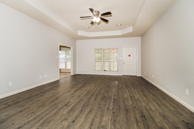 Photo - 362 Meadow Creek Dr