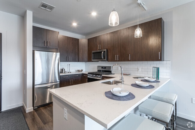 2 BR, 2 BA - Kitchen - 2000 Pennsylvania Avenue