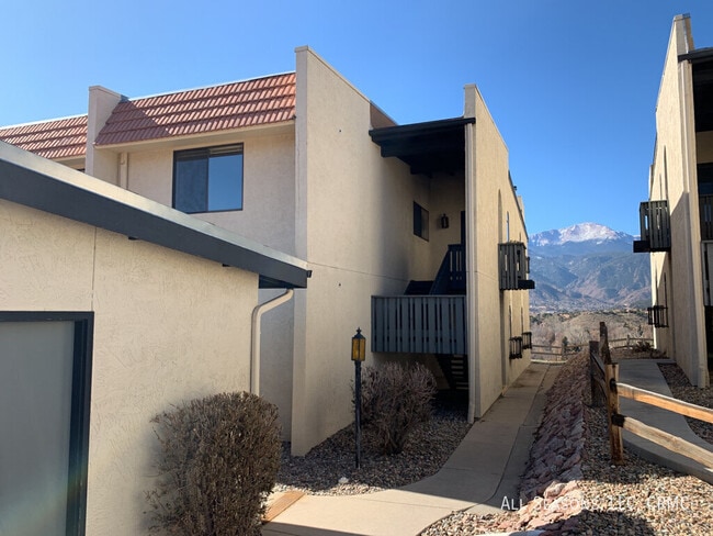 Building Photo - 942 Fontmore Rd Unit D