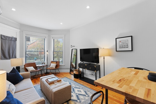 Photo - 848 W Sheridan Rd Unit 1F