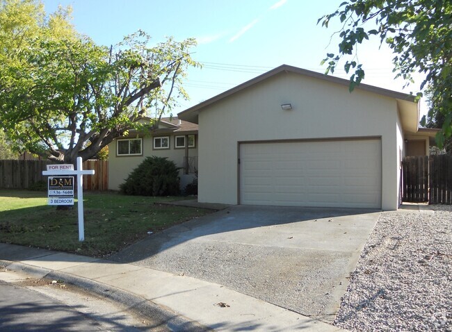 Building Photo - Huge Backyard in Folsom! Rental